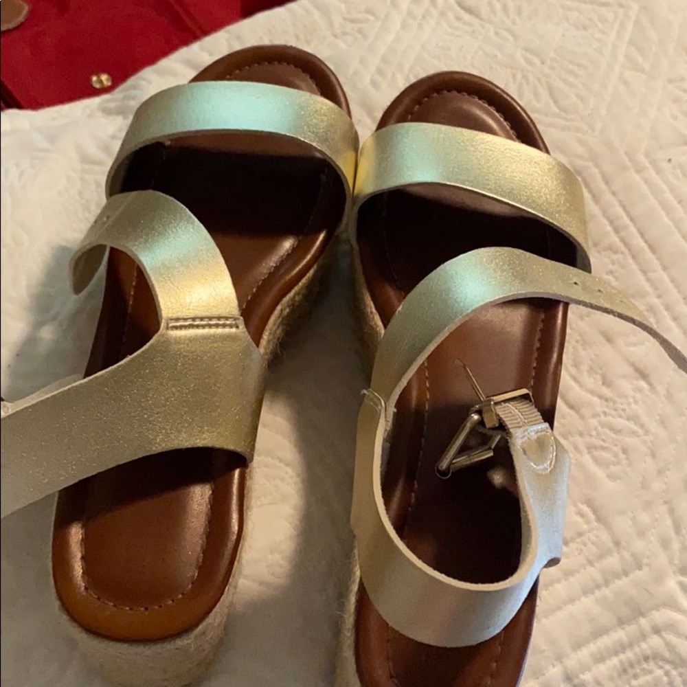 Size 10 wedges